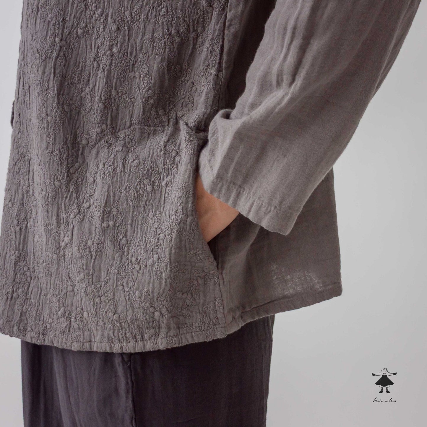 ダブルガーゼ刺しゅうブラウス