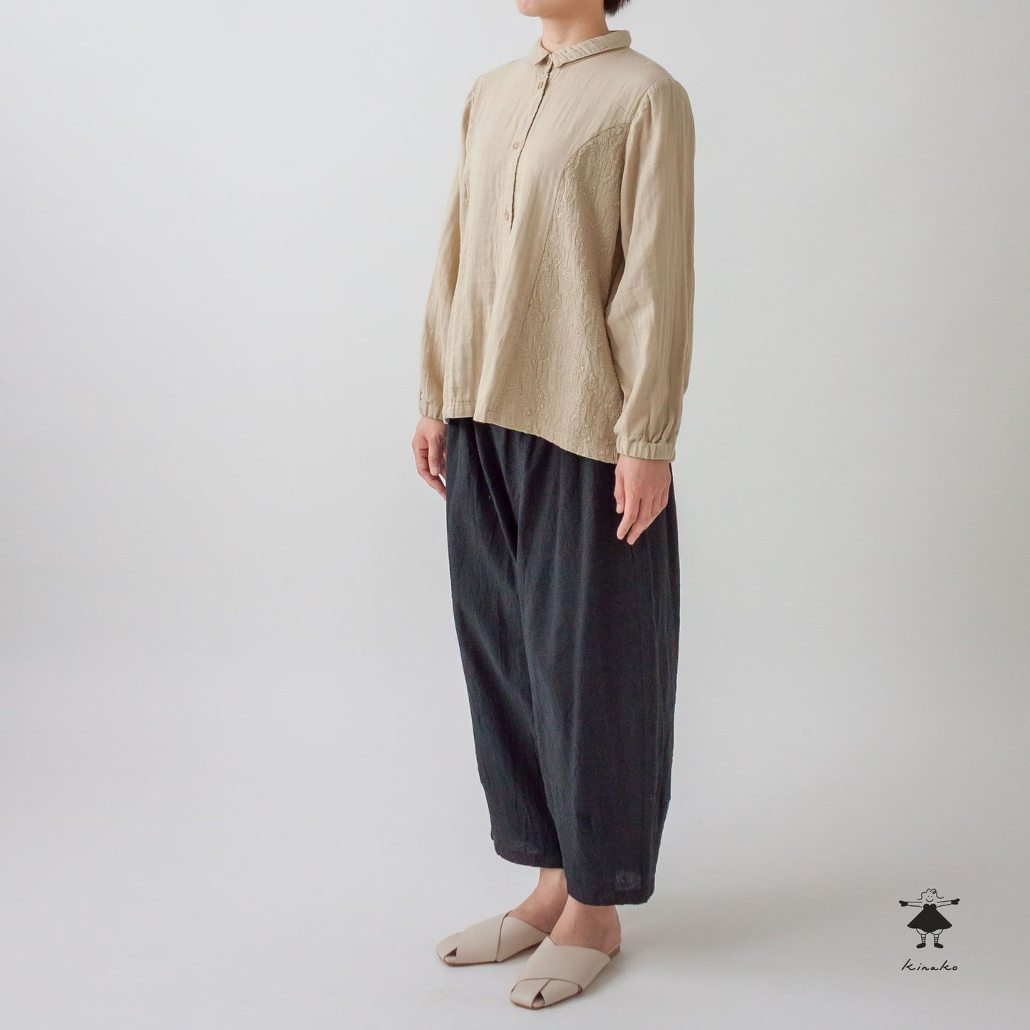 ダブルガーゼ刺しゅう切替ブラウス