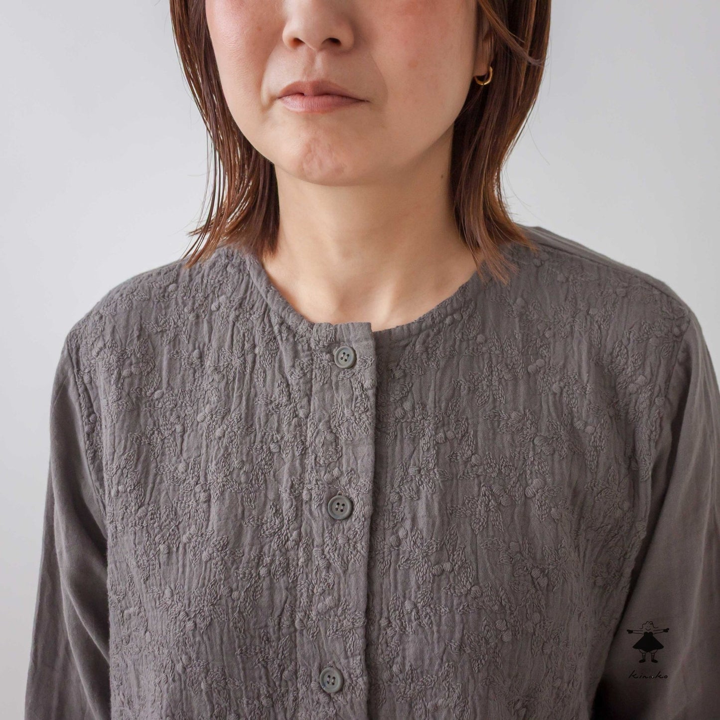 ダブルガーゼ刺しゅうブラウス