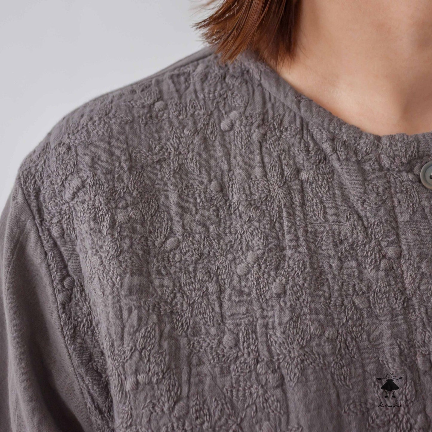 ダブルガーゼ刺しゅうブラウス